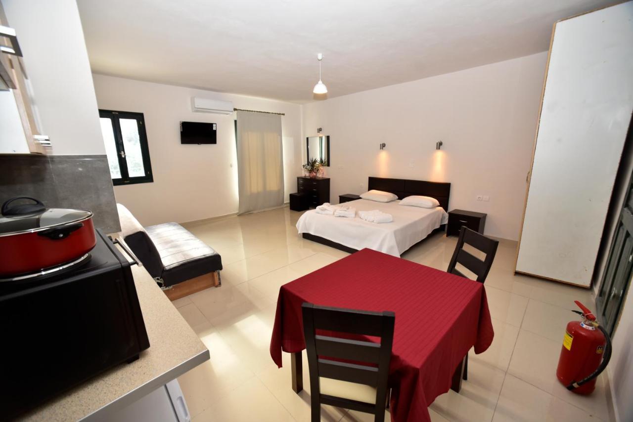 Chalkiotis Hotel Anaxos Exterior photo